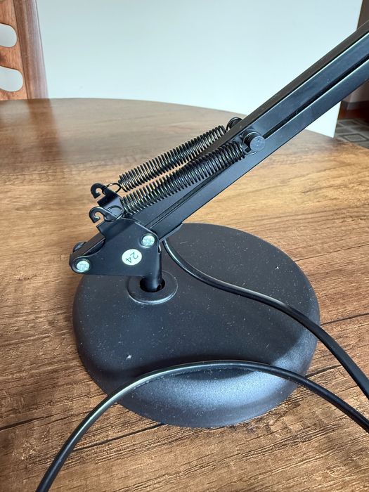 Настольная лампа