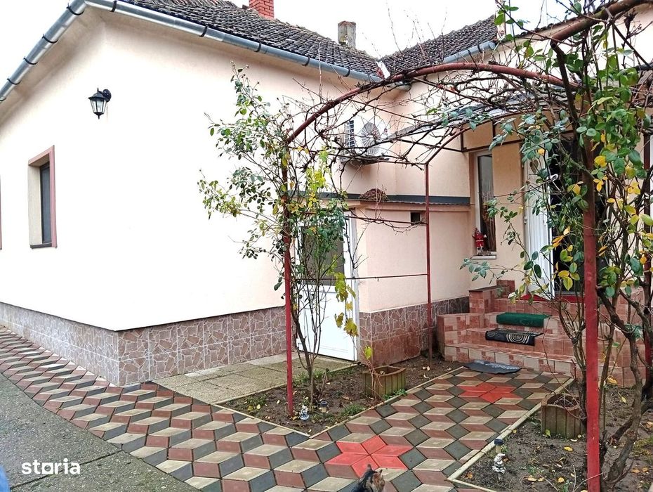 Casa de vanzare in Sagu