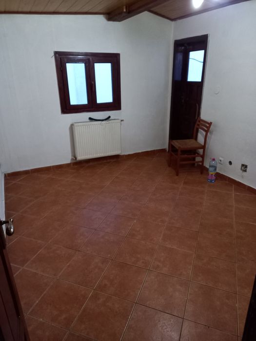 Ofer  spre inchiriere 3 camere ap. la casa