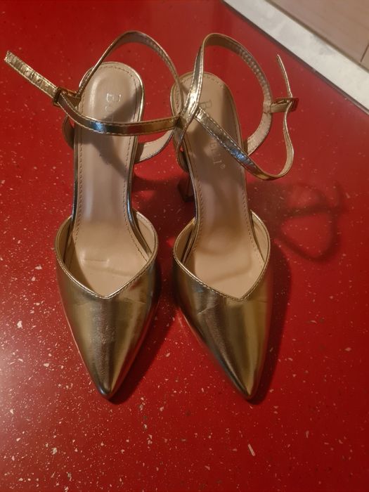 Pantofi auri dama mar 37 la 60 lei Timișoara