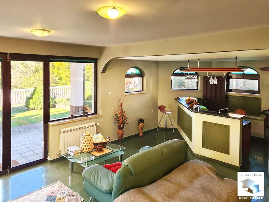 185036 Масивна къща, с двоен гараж и басейн, в Тетевенски Балкан