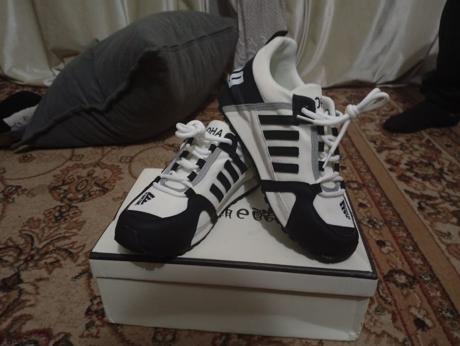 Продам кросовки новые