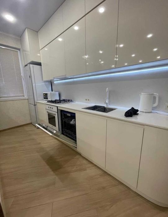 Двустаен апартамент под наем | Коматевски възел | 350€