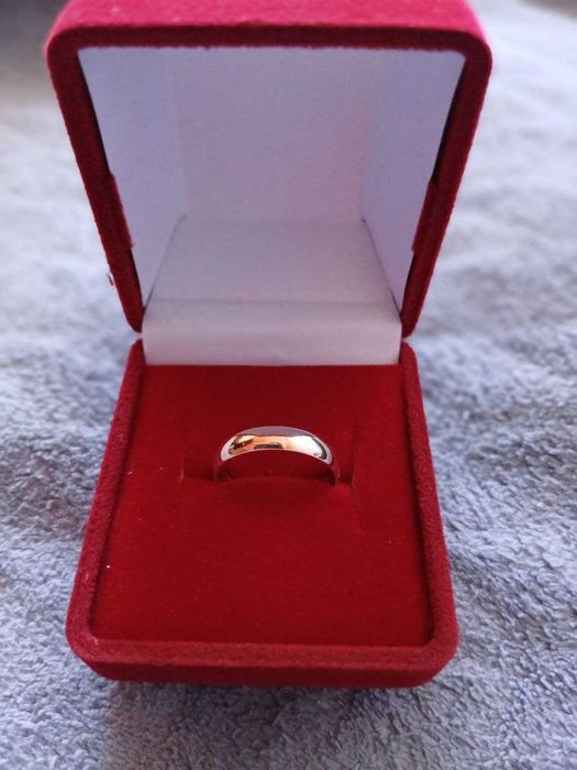 Обручальное кольцо