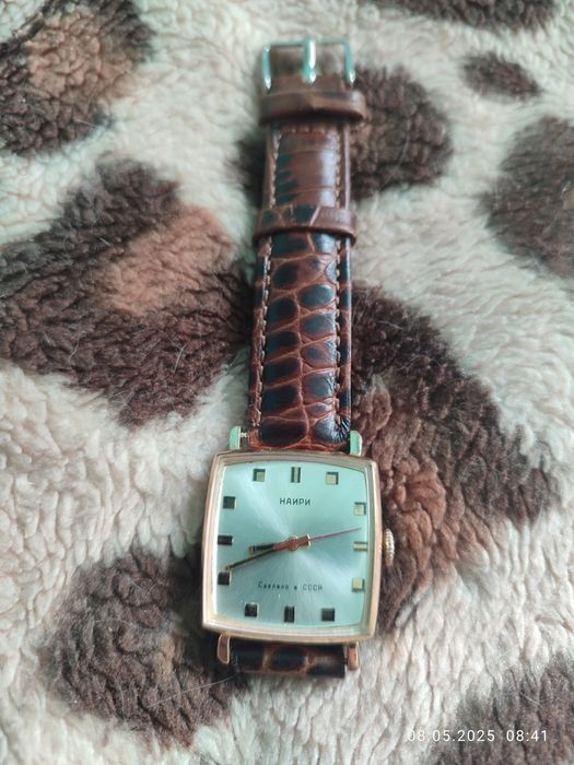 Мужские золотые часы Наири