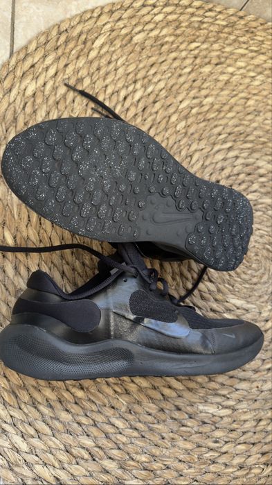 Маратонки Nike Revolution 7