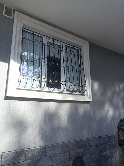 Решетки на окна металлические