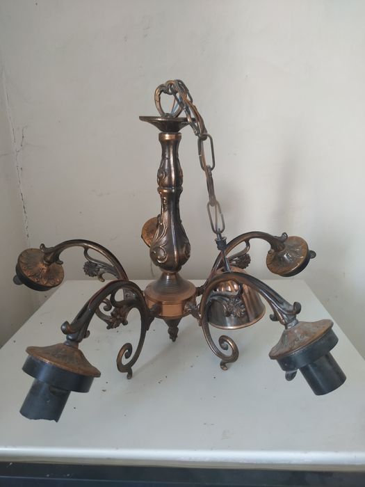 Продаю люстру бронза