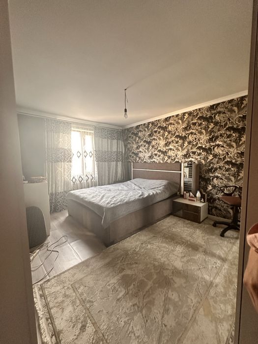 Дом  с большим двором