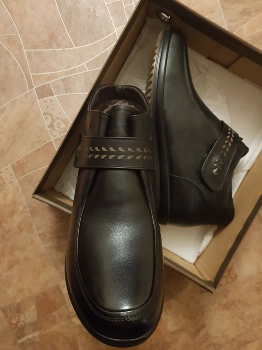 Ботинки зимние женские