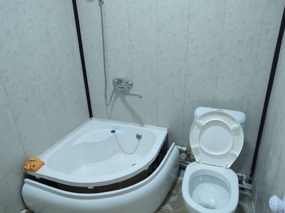 Обший житя хорошим районе с ремонтам газ туалет душовой всё внутри дом