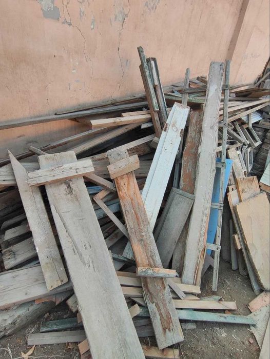 ўтин учун ёғоч сотилади