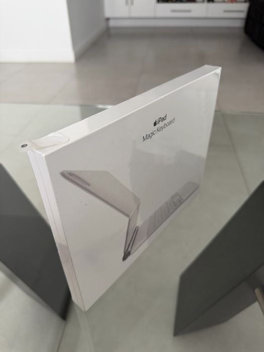 Tastatura / Husa Apple iPad Air 11 Magic Keyboard • NOUA / SIGILATA •