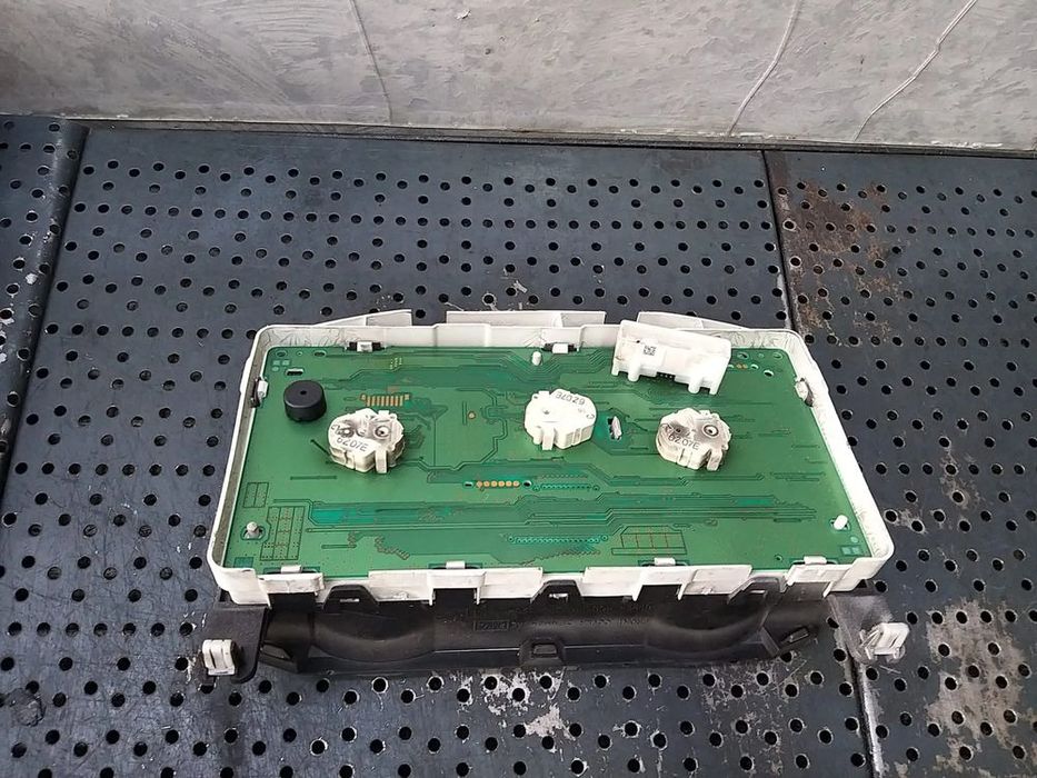 Ceasuri bord diesel nissan note e11 9u30e