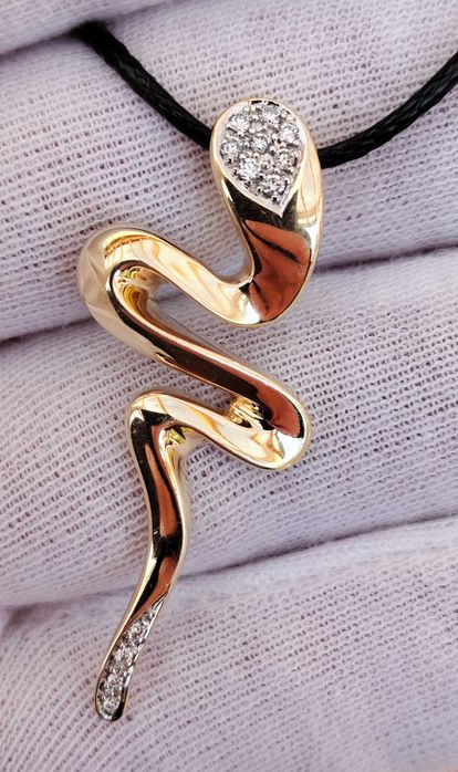 Pandantiv Aur 14K Sarpe Cu Diamante Diamant Unicat