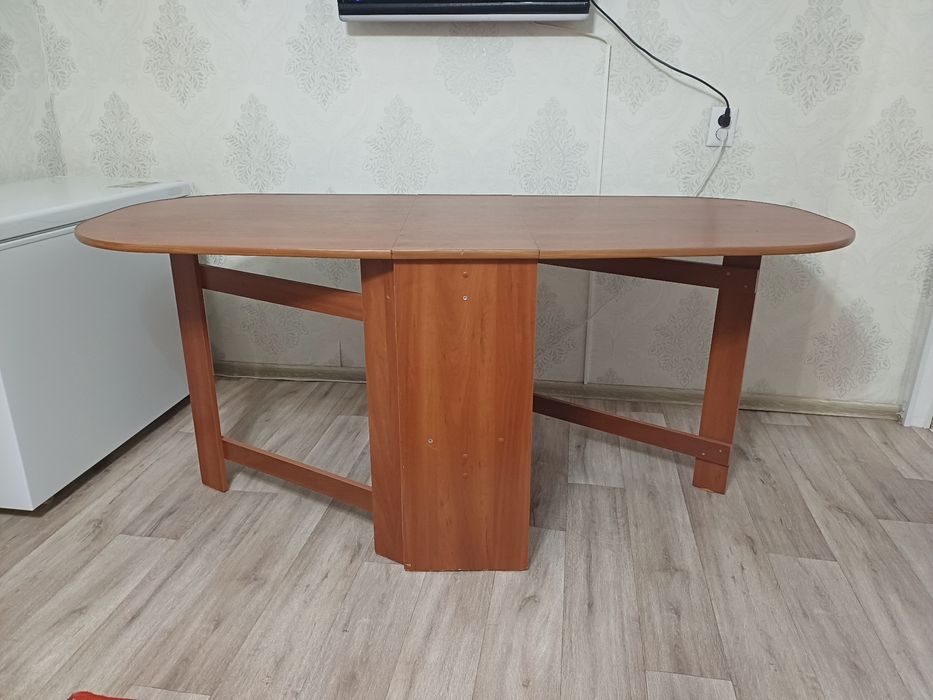 Продам стол в хорошем состоянии