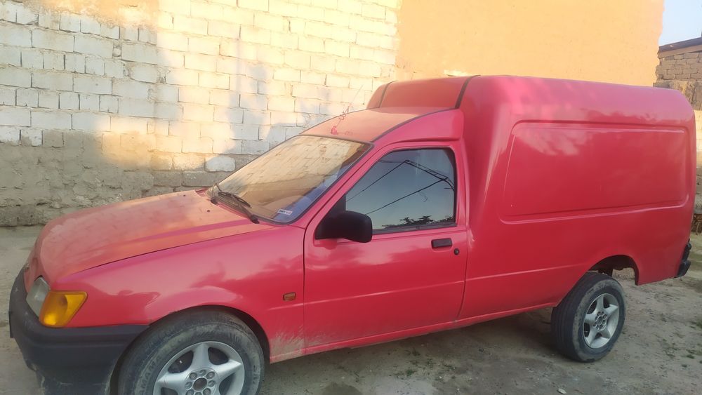 Ford yuk  avtomobili