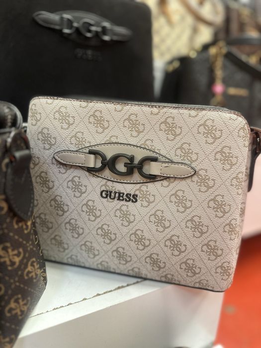 Geanta Guess model nou