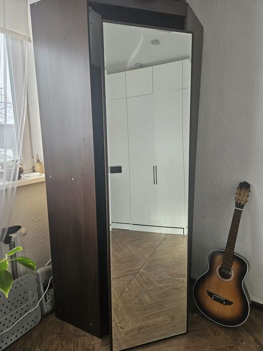 Продам угловой шкаф