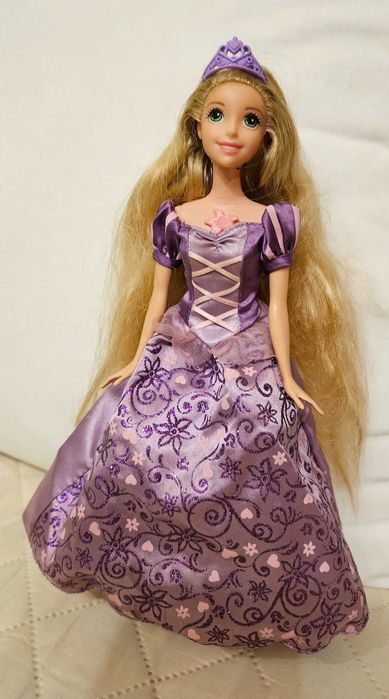 Papusa barbie Rapunzel Mattel Disney Tangled Sing care lumineaza