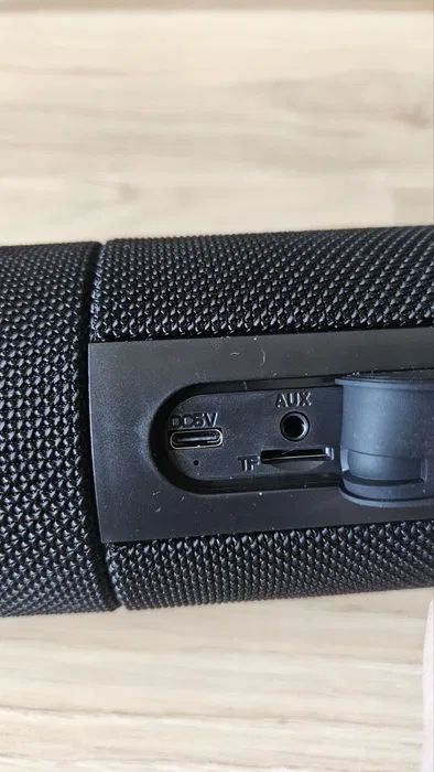 2 бр. Bluetooth високоговорителите Intempo съединяващи се с магнит.