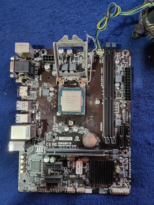 Placa de baza si procesor i5 6400 si 8gb de ram ddr4