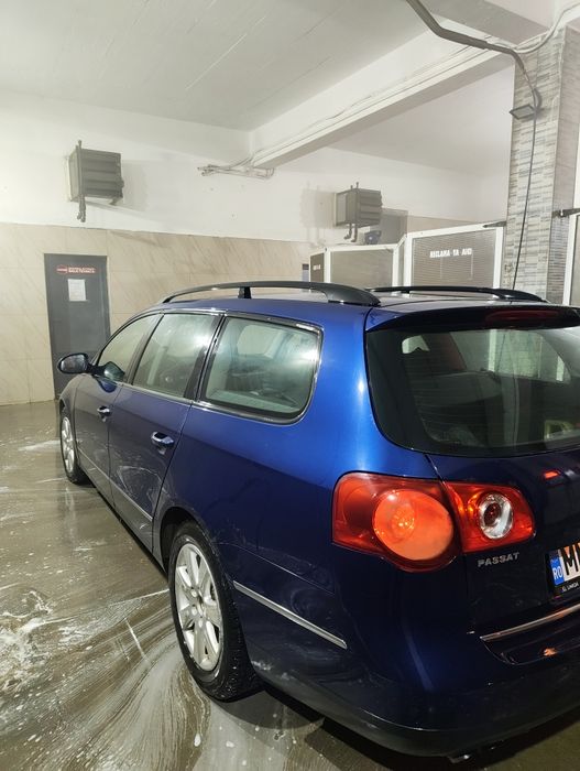 Vând Volkswagen Passat B6