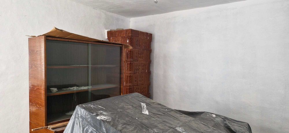 Casa batraneasca de vanzare