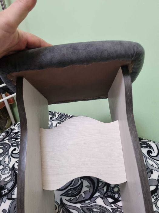 Продам 2 табуретки, новые