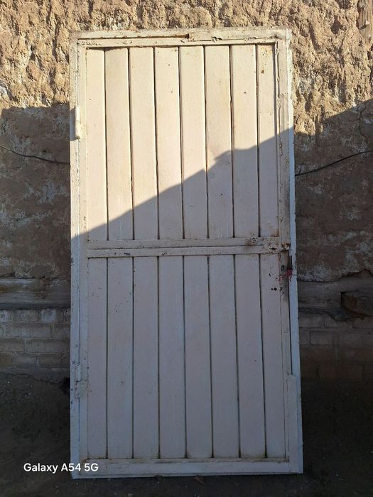 Temir eshik sotiladi 650 ming va 500ming