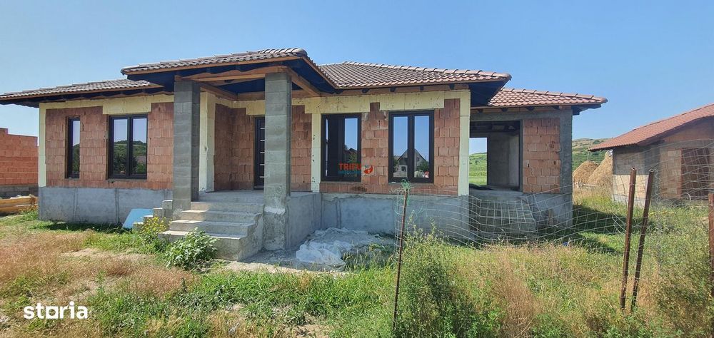Casa semifinisata de vanzare comuna Ighiu 500 mp teren