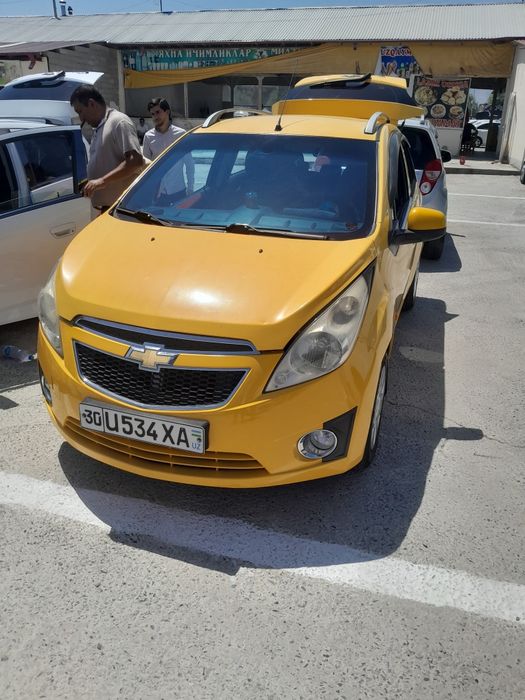 Pul zarur moshina minishga tayyor faqat naxt