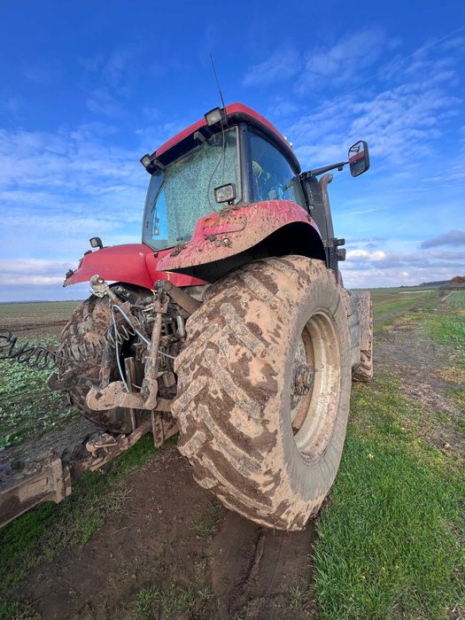 CASE IH MAGNUM 340 Tractor Agricol