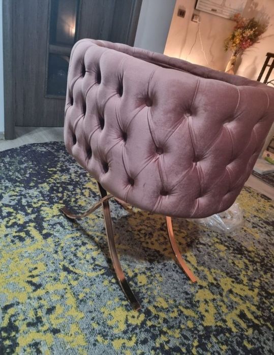 Pătuț Premium pentru Prințese – Velvet Rose Gold (Nou)
Vând pătuț de l