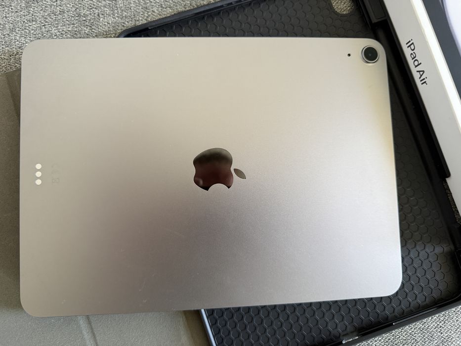 Apple iPad Air 11” M3 128GB Wi-Fi Space Gray | Гаранция до 01.2027 | Кейс