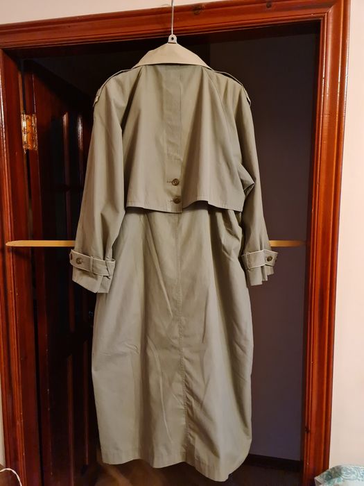 Продам плащ б/у с поясом