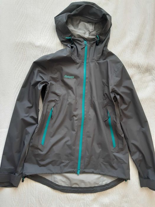 Висок клас туристическо Яке Bergans 1395 LETTO LADY M