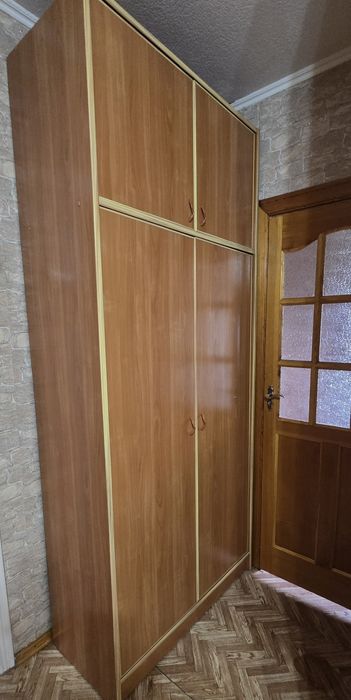 Продам шкаф плательный