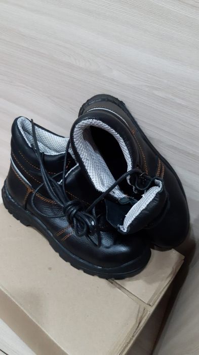 Продам ботинки рабочие
