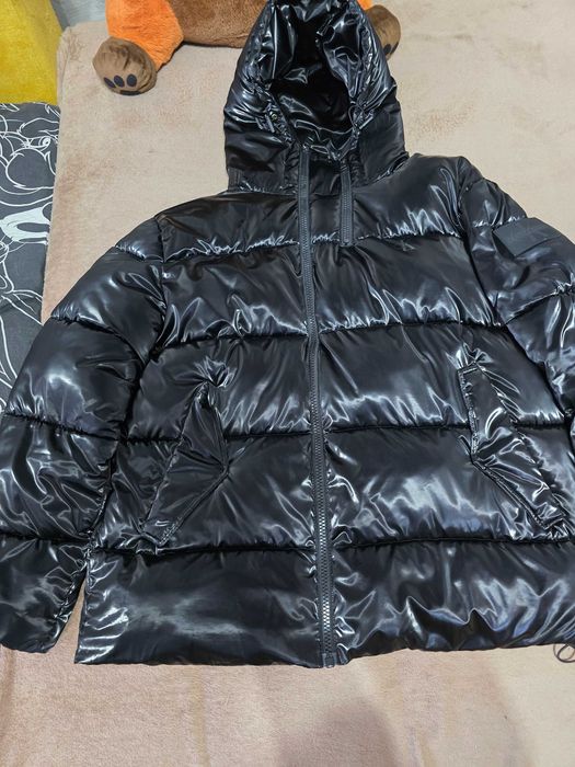 Geaca Calvin Klein, Mărimea M luata de pe Vinted si ne este mare,Groasa