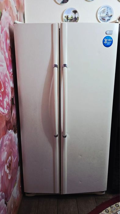 Холодильник LG сайд бай сайд