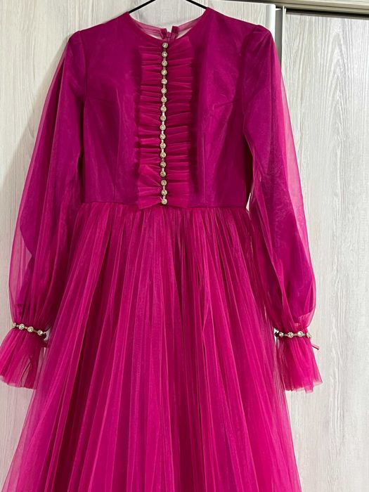 Ayollar tiktirilgan vecherniy koylagi