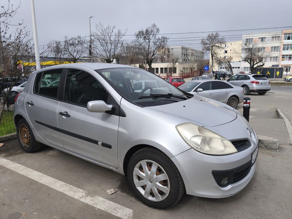 Vând Renault Clio