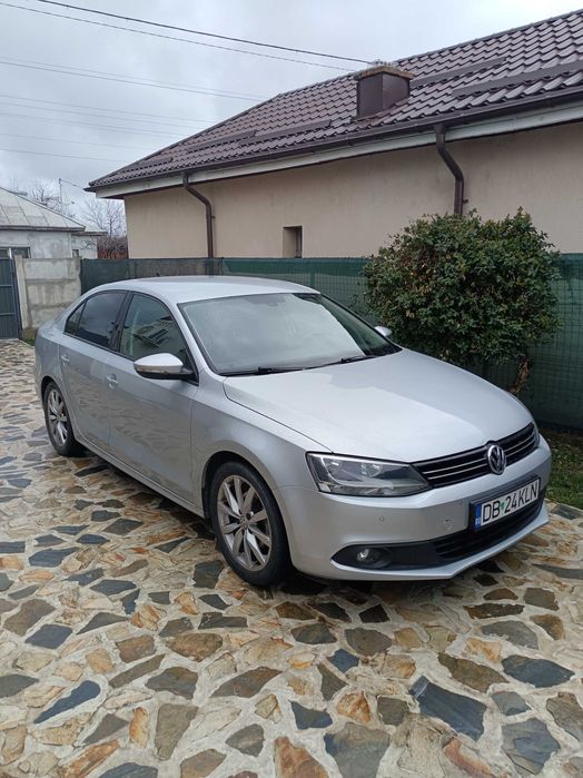 VOLKSWAGEN Jetta 2011