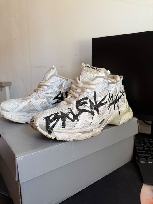 Balenciaga runners