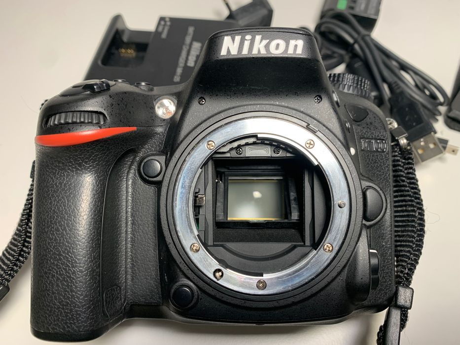 Nikon D7100 + AF-S Nikkor 18-105mm f/3.5-5.6G ED VR