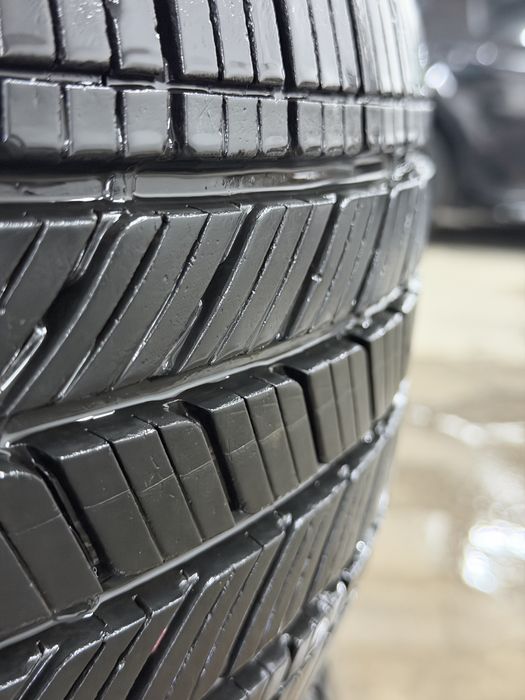 235/55/21 летние шины Bridgestone