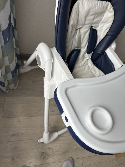 Стол для кормление