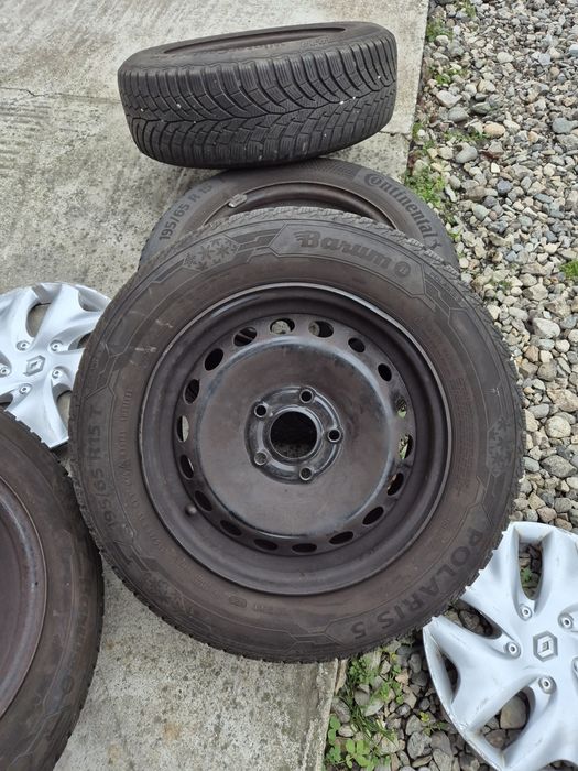 Jante R15 5x114,3 cu anvelope iarna 195/65R15 foarte bune