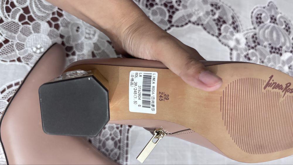 Туфли женские  бежвые 39